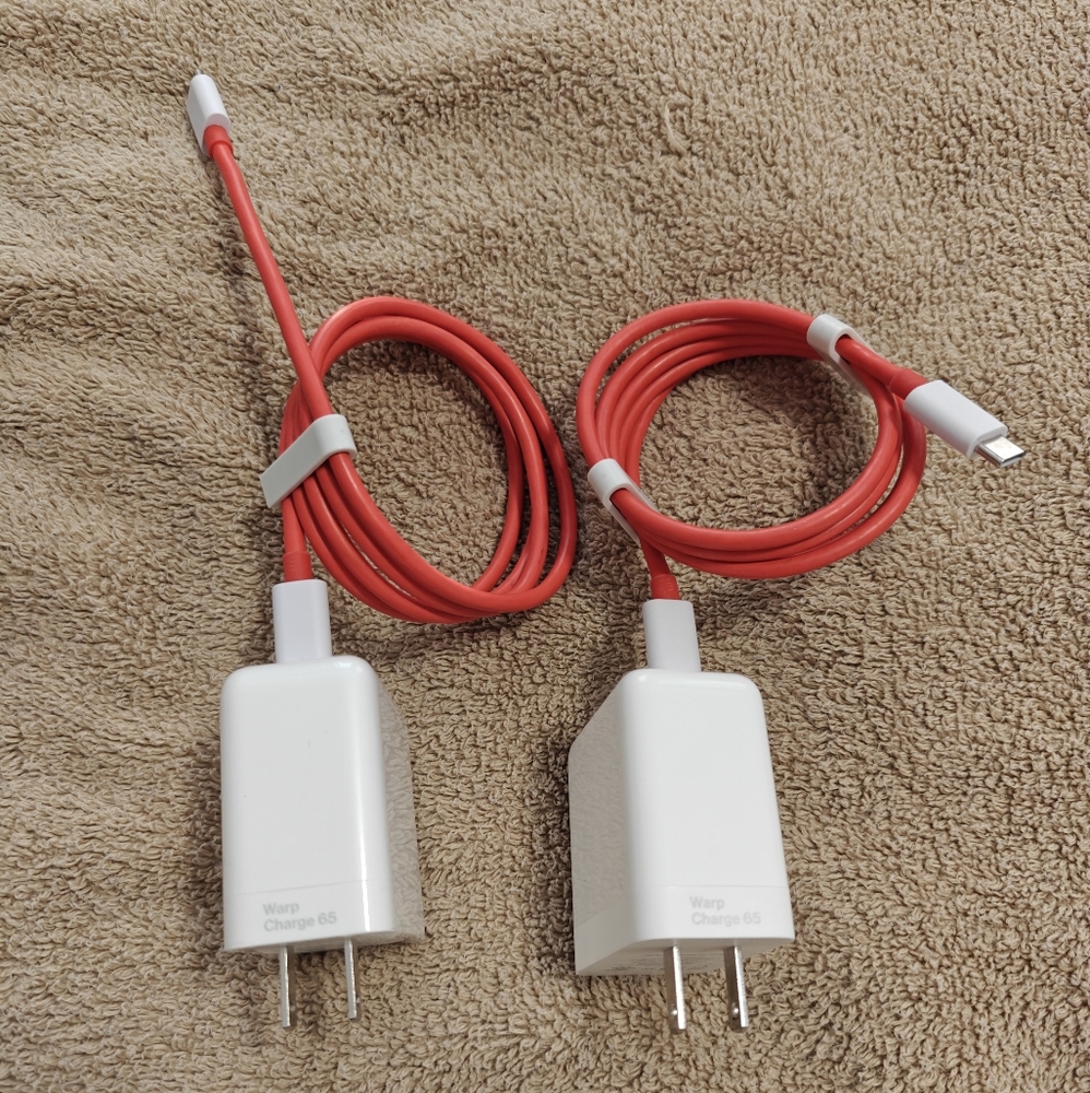 2x OnePlus Warp charge 65 chargers